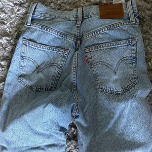 Levi ribcage straight ankle jeans